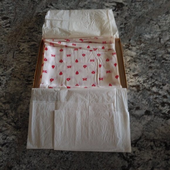 I MAGNIN BRAND NEW WHITE SILK SCARF WITH RED BUTTERFLIES AND RED FLOWERS - Picture 5 of 7